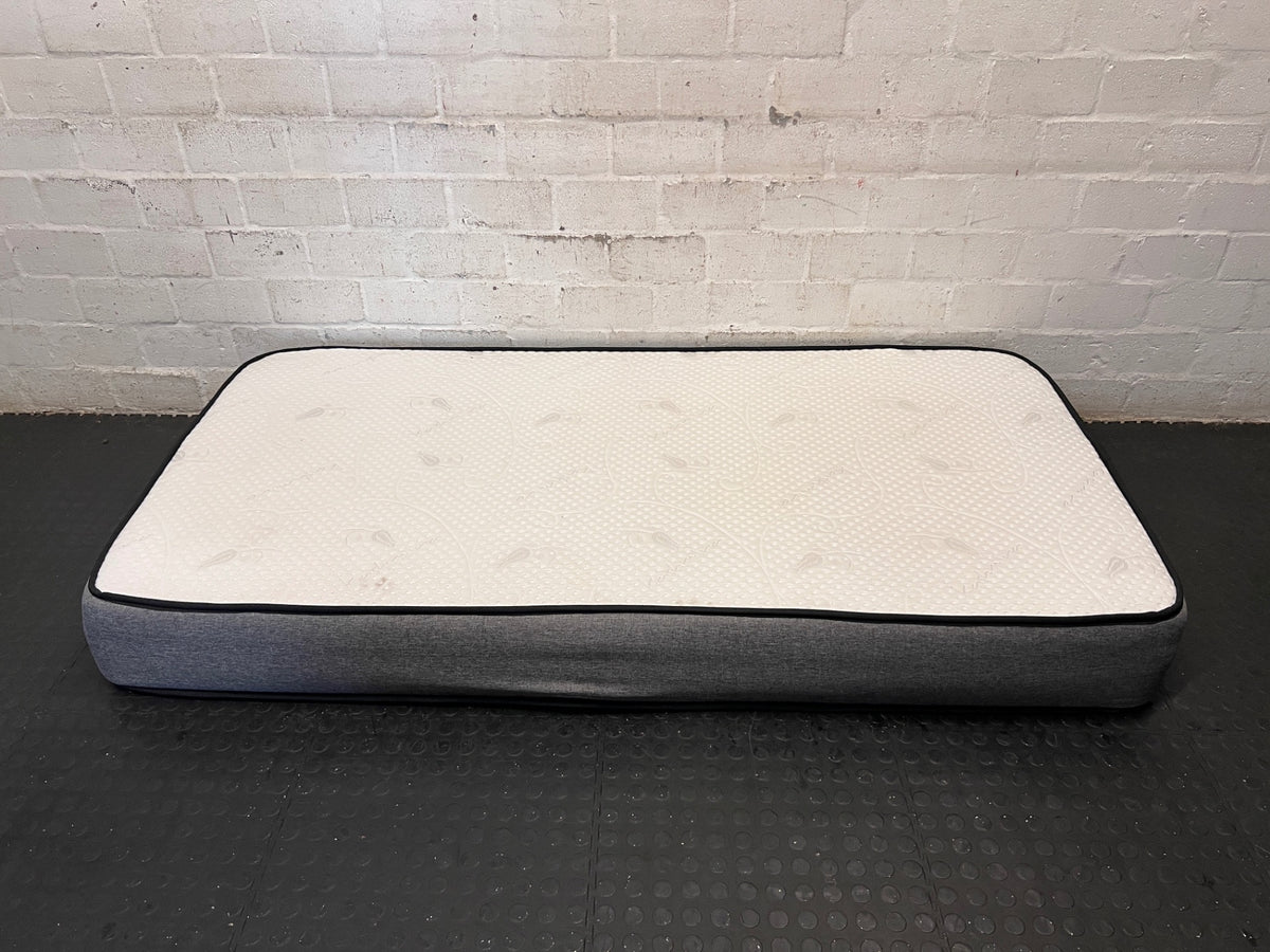 Single Mattress with Quilted Floral Pattern – side view