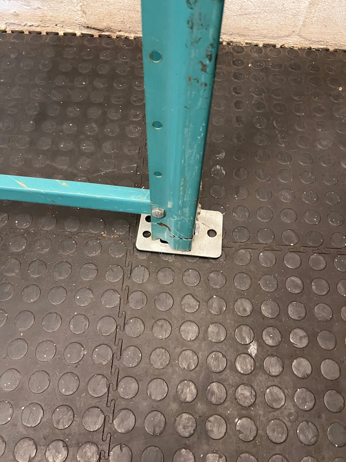 Industrial Steel Racking Upright Frame – condition detail