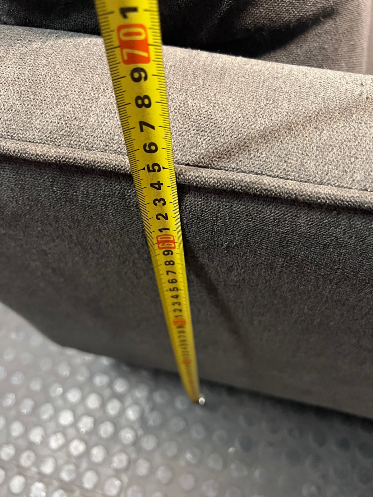 Grey L-Shaped Sectional Couch with Tapered Legs – height measurement