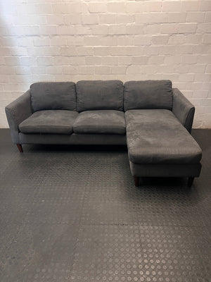 Grey L-Shaped Sectional Couch with Tapered Legs – main front view