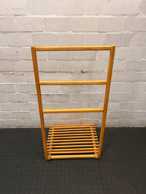 Freestanding Wooden Towel Rack with Slatted Base – condition detail