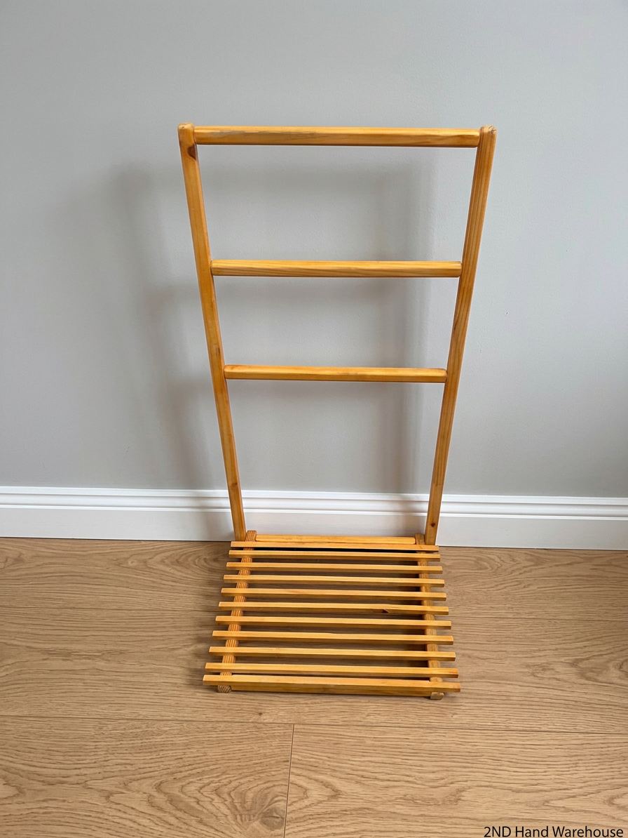 Freestanding Wooden Towel Rack with Slatted Base – styled product image