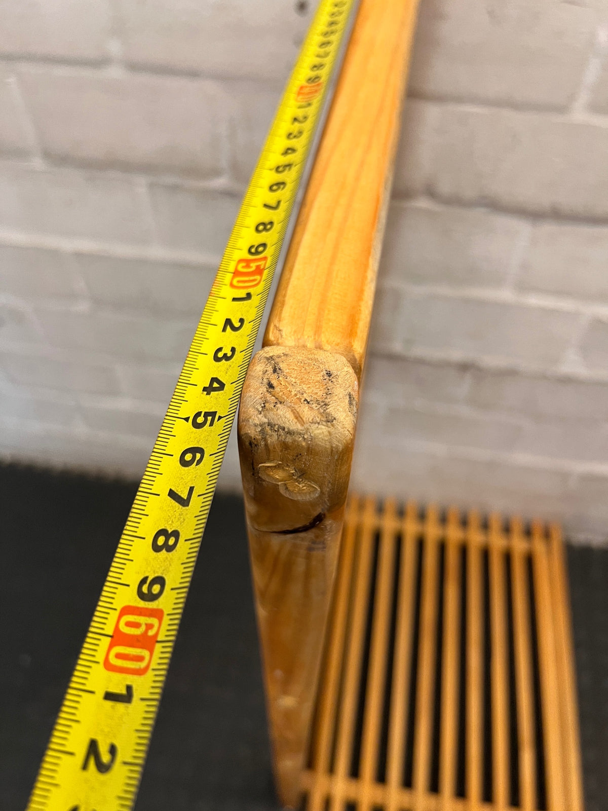 Freestanding Wooden Towel Rack with Slatted Base – width measurement