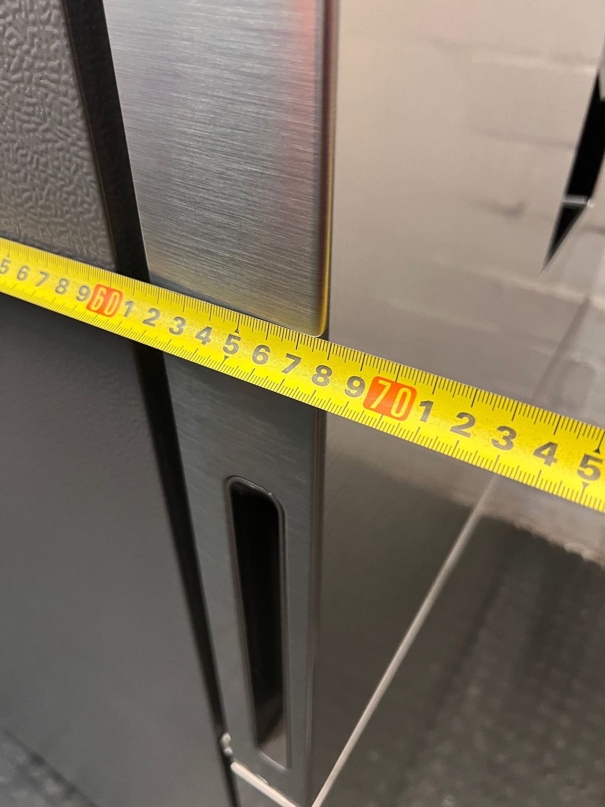 Hisense Brushed Steel Fridge Freezer with Water Dispenser – width measurement