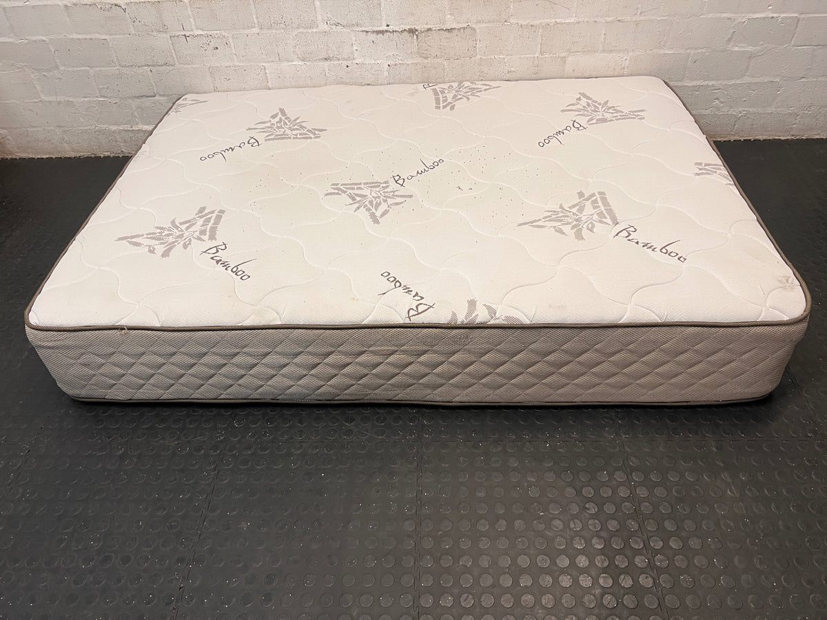 Durapedic Bamboo Double Mattress with Grey Quilted Sides – condition detail