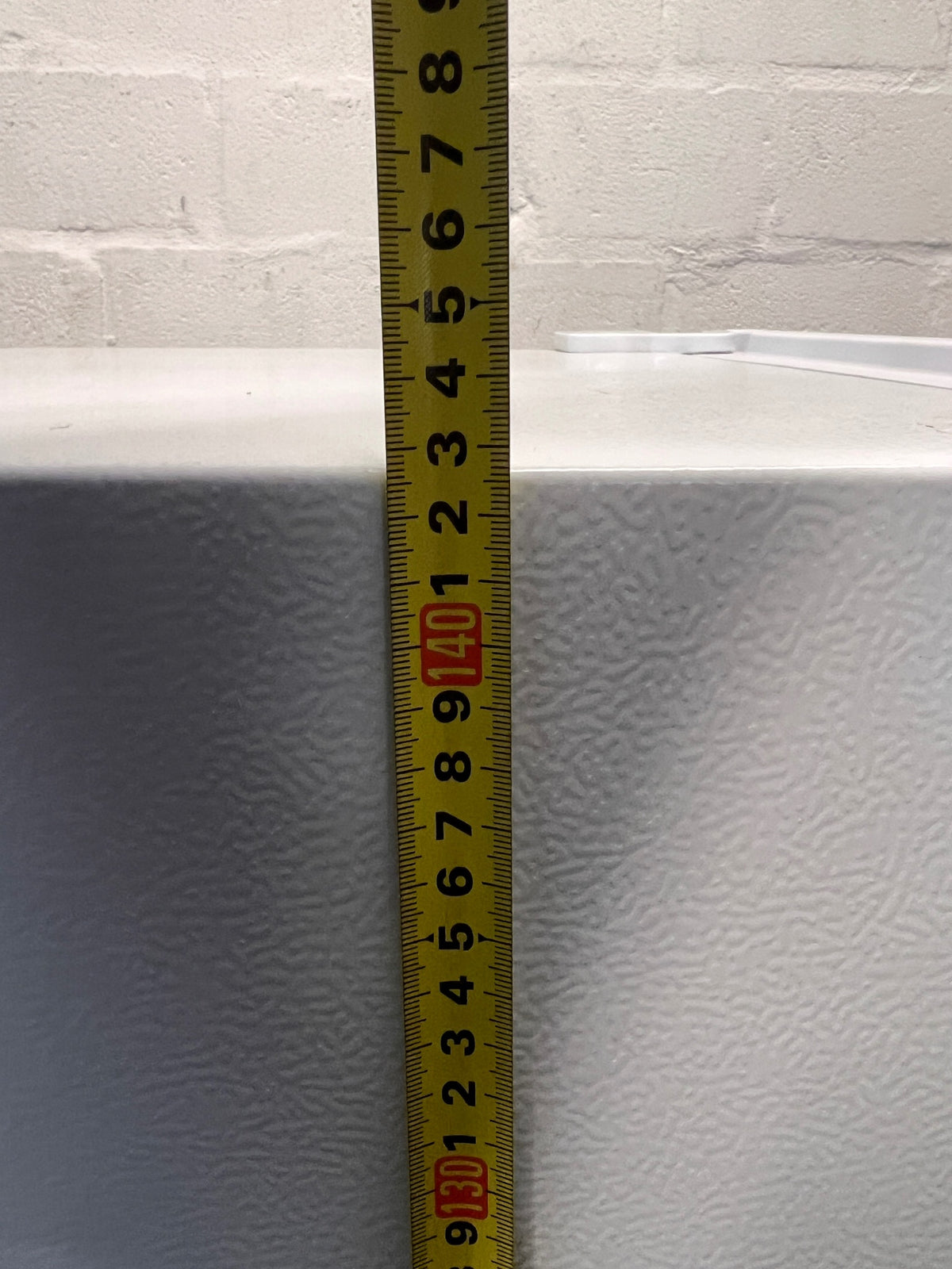 Hisense 154L Top-Mount Fridge Freezer in White – height measurement