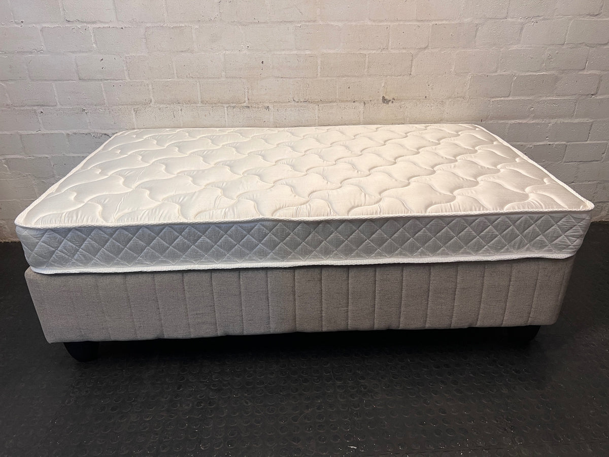 Rainbow Home 3/4 Base Set in Grey Fabric – top view