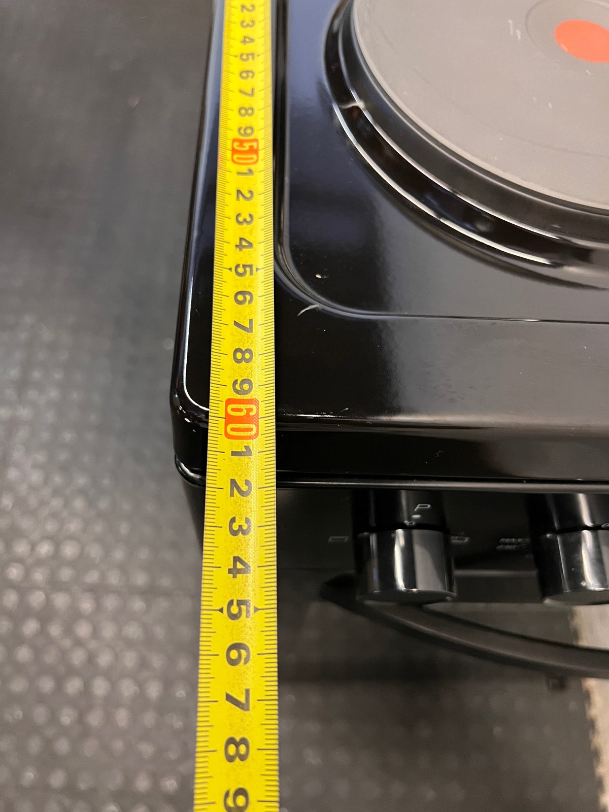 Defy 4-Plate Electric Stove in Black – depth measurement
