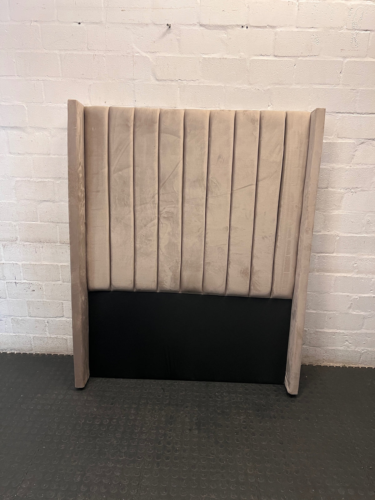 Three-Quarter Upholstered Winged Fluted Headboard – main front view