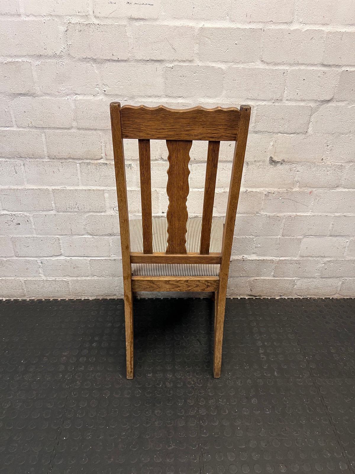 Oak Dining Chair with Barley Twist Legs and Striped Seat – condition detail
