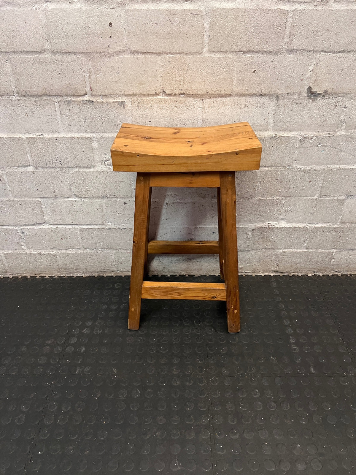 Contoured Wooden Bar Stool in Oak Finish – main front view