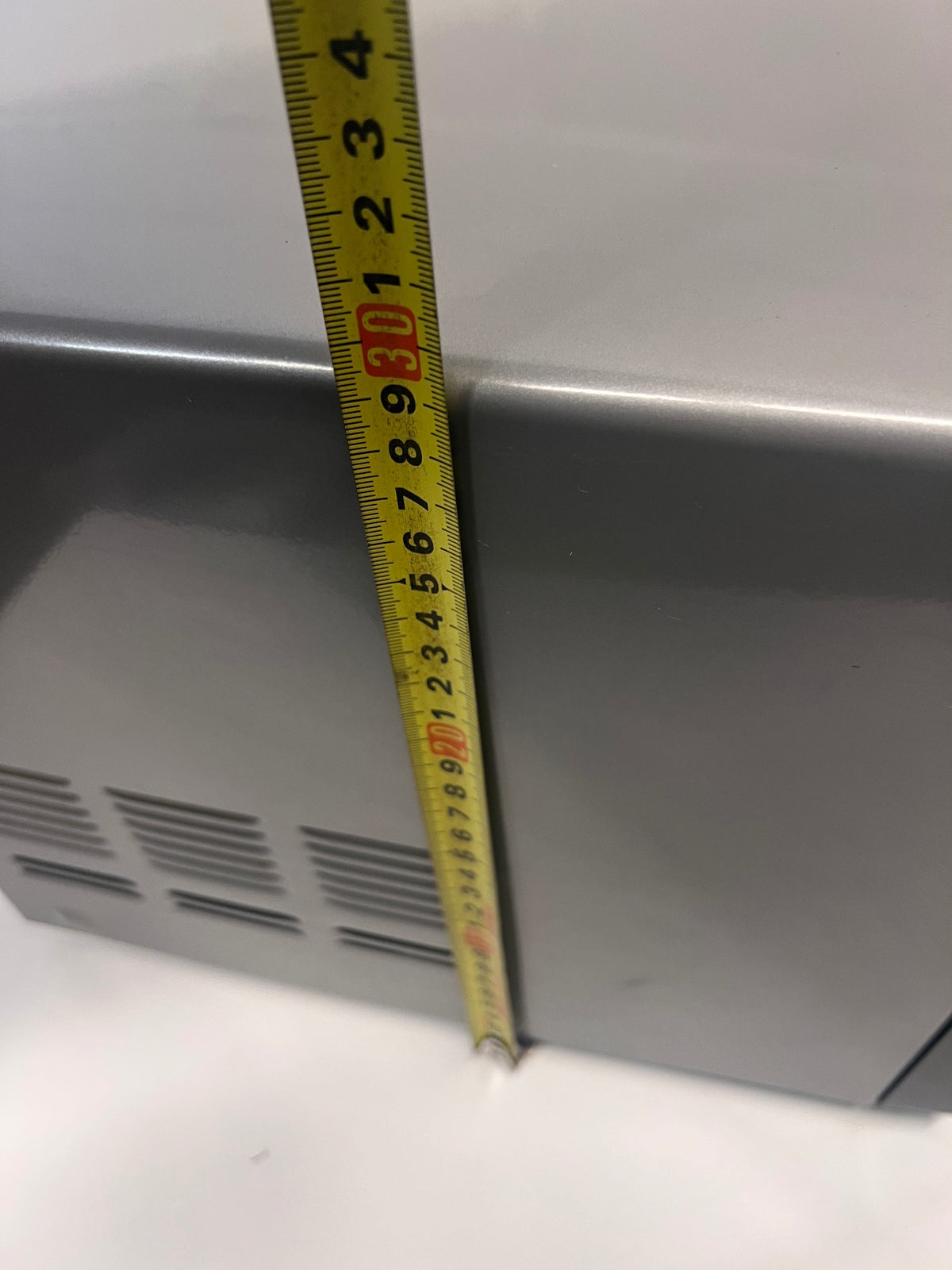 Samsung Mirrored Black Microwave – height measurement