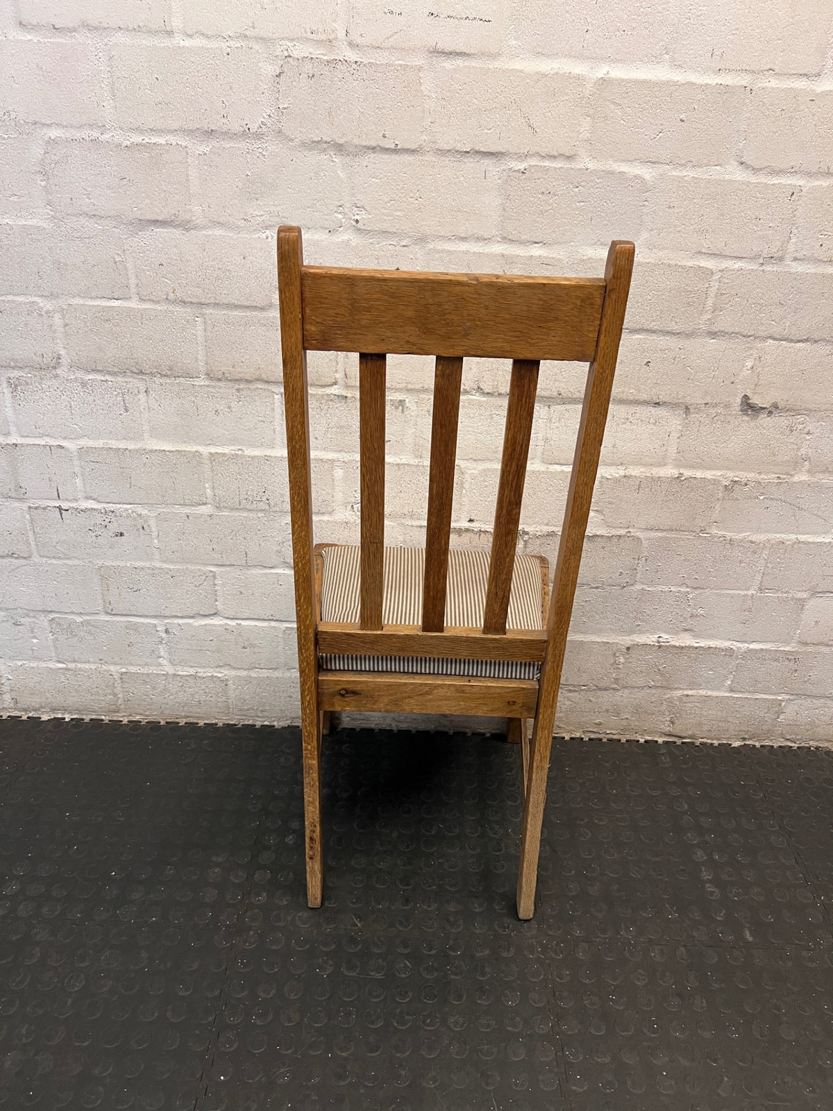 High Back Wooden Dining Chair with Pinstripe Seat – condition detail