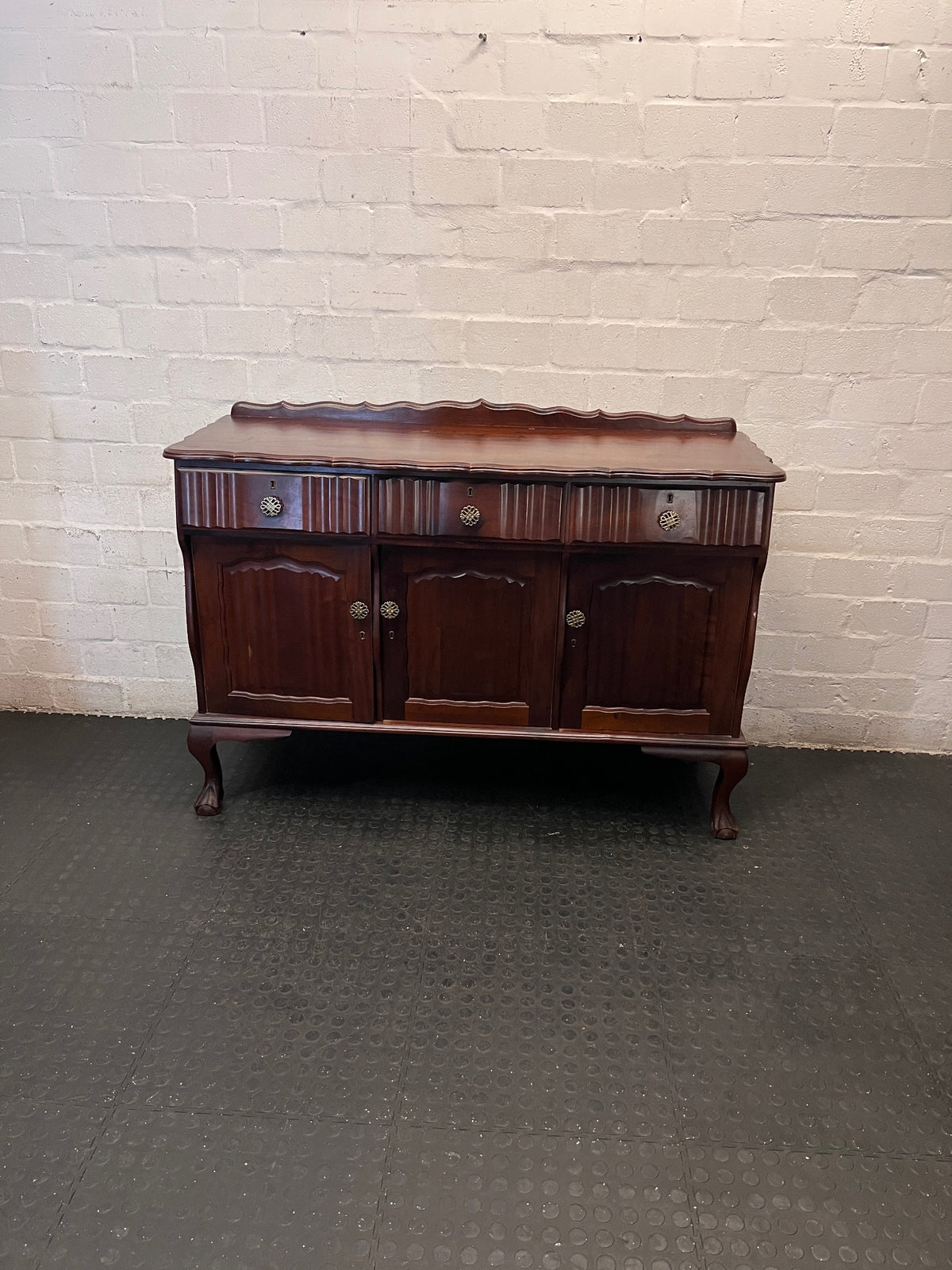 Vintage-Style Wooden Sideboard with Scalloped Detail – main front view