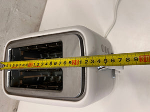 White Kelvinator 2-Slice Toaster – depth measurement