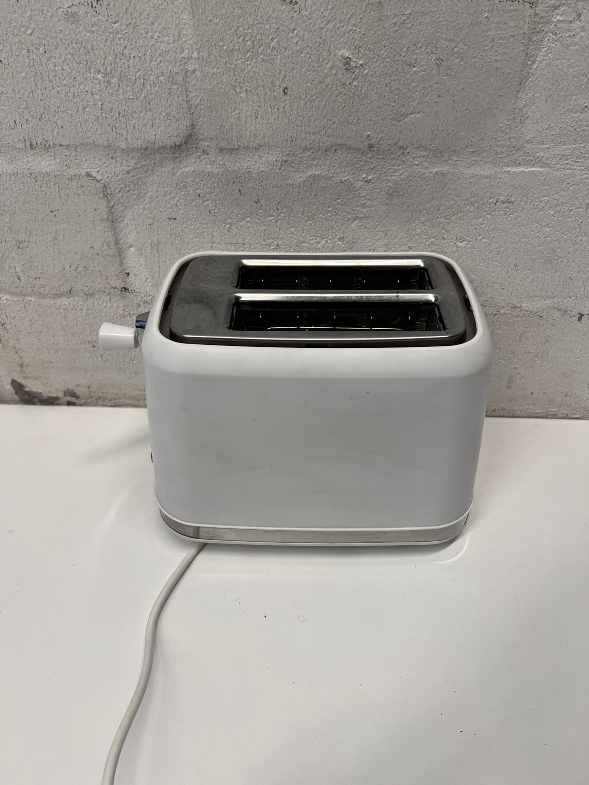 White Kelvinator 2-Slice Toaster – side view