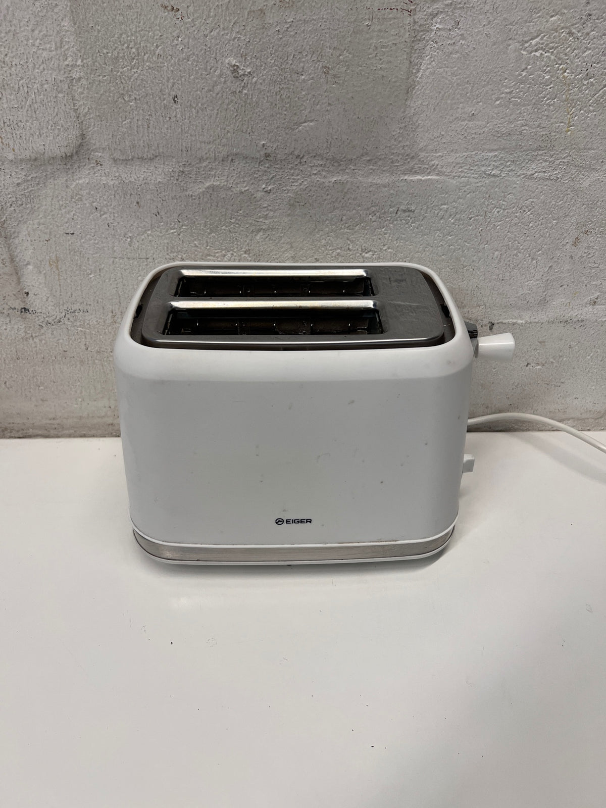 White Kelvinator 2-Slice Toaster – top view