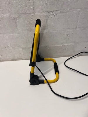 Flash Portable LED Work Light with Yellow Stand – condition detail