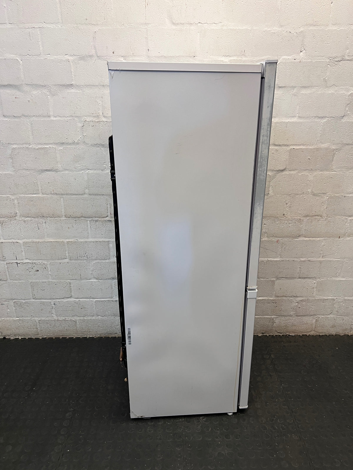 Defy White Freestanding Fridge Freezer — Non-Cooling with Structural and Shelf Damage – condition detail
