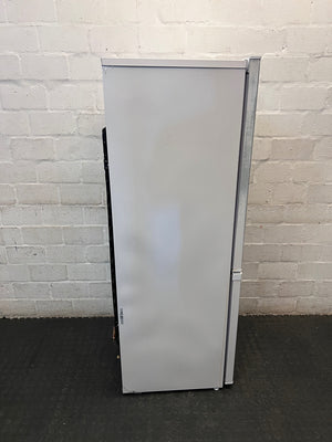 Defy White Freestanding Fridge Freezer — Non-Cooling with Structural and Shelf Damage – condition detail