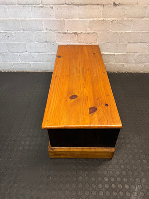 Vintage Oregon Pine Low Chest of Drawers – condition detail