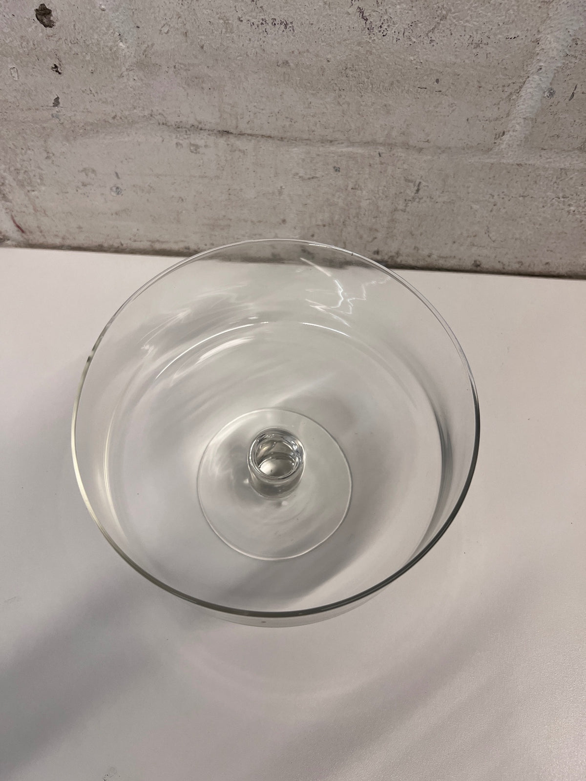 Pedestal Glass Biscuit Jar with Lid – condition detail