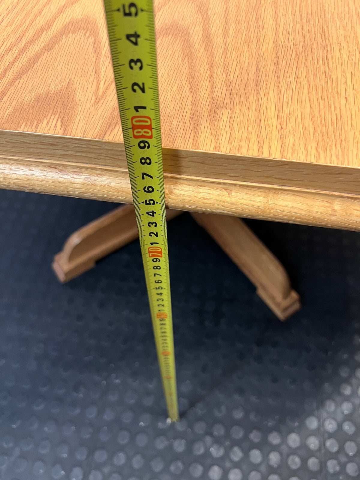 Round Wood-Finish Pedestal Dining Table – height measurement
