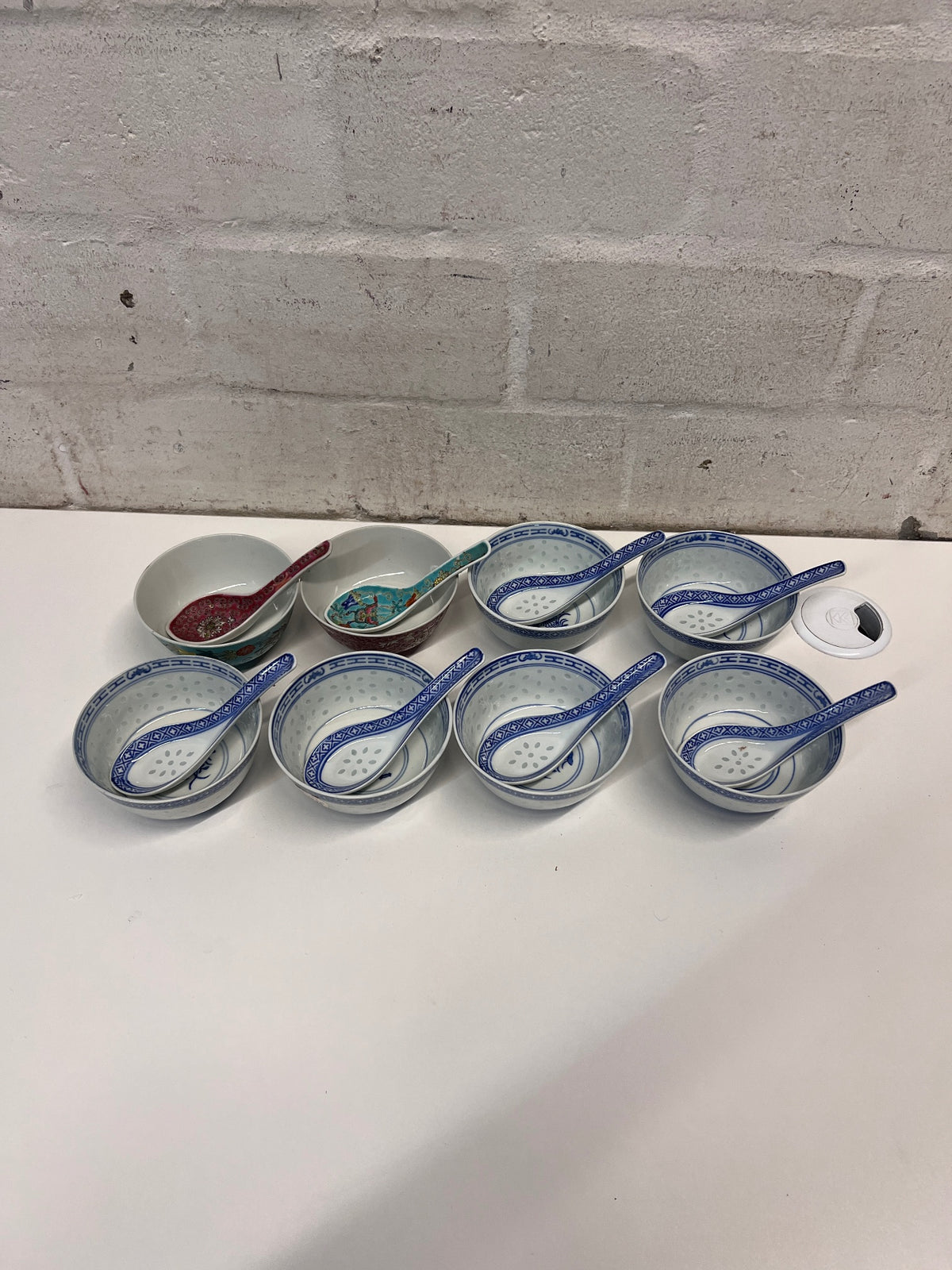 Ceramic Chinese Rice Bowl with Matching Spoon – main front view