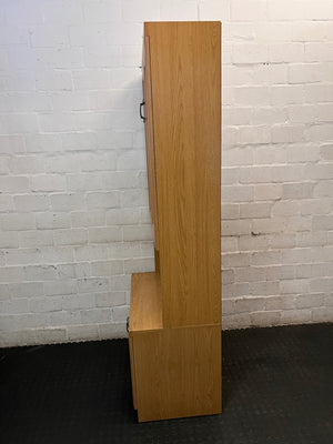 Glass-Fronted Wooden Lounge Cabinet with Diamond Detail – condition detail