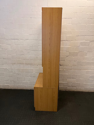 Light Wood Finish Tall Lounge Cabinet with Shelving – condition detail