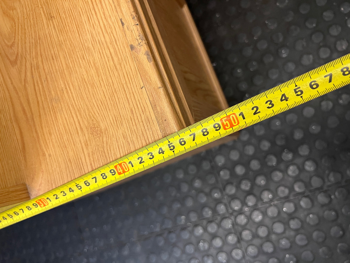 Oak Finish Display Cabinet with Diamond Glass Doors – width measurement