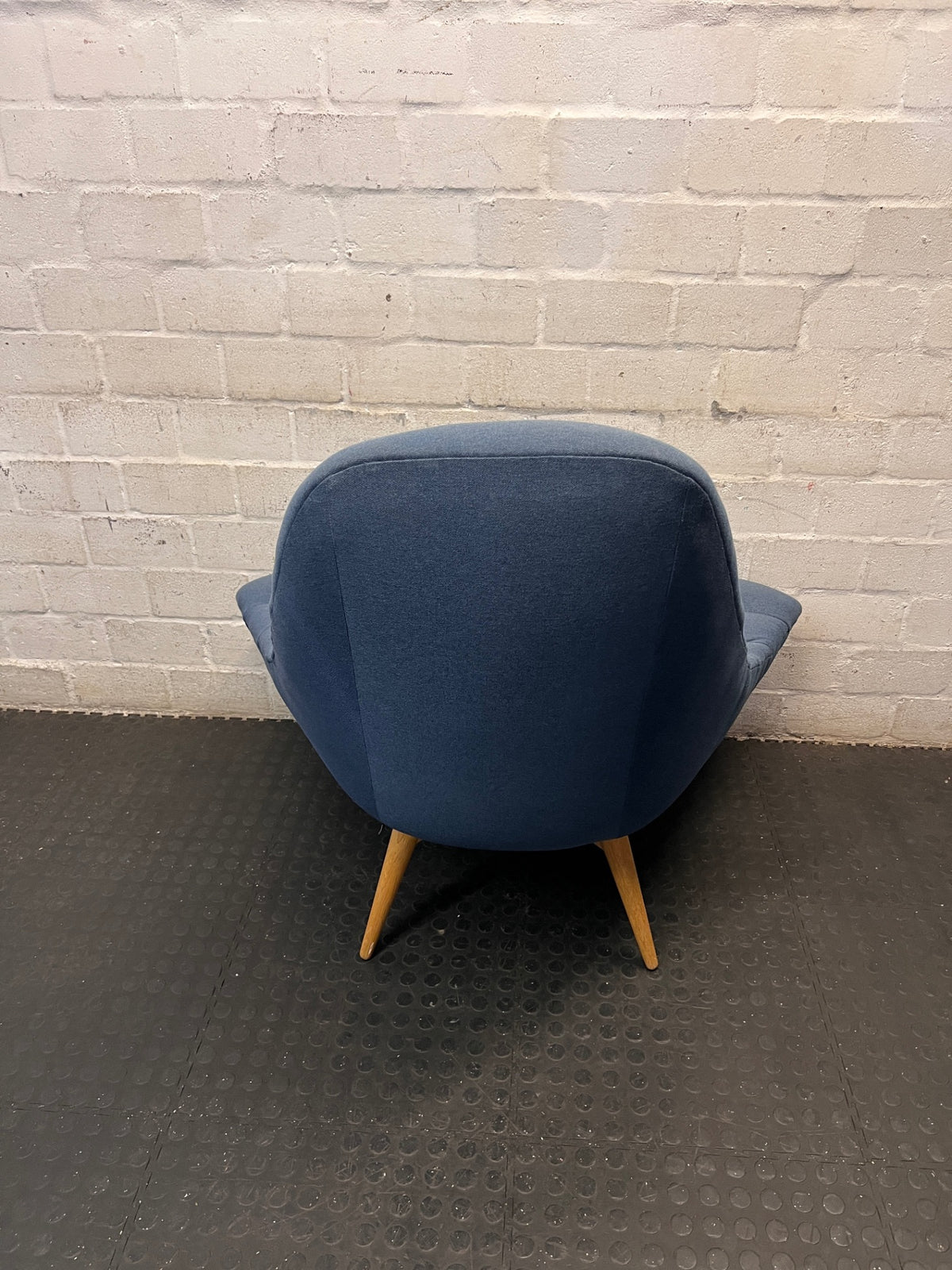 Modern Blue Upholstered Accent Chair with Tapered Wood Legs – condition detail