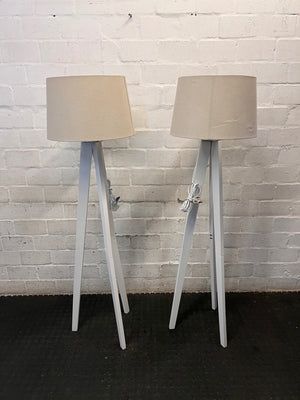 White Tripod Floor Lamp with Fabric Drum Shade – condition detail