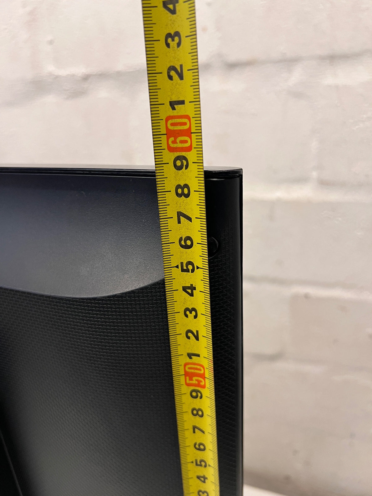 Samsung 40-inch Flat Screen Television in Black – height measurement