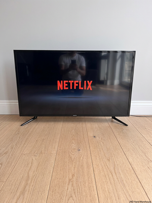 Samsung 40-inch Flat Screen Television in Black – styled product image