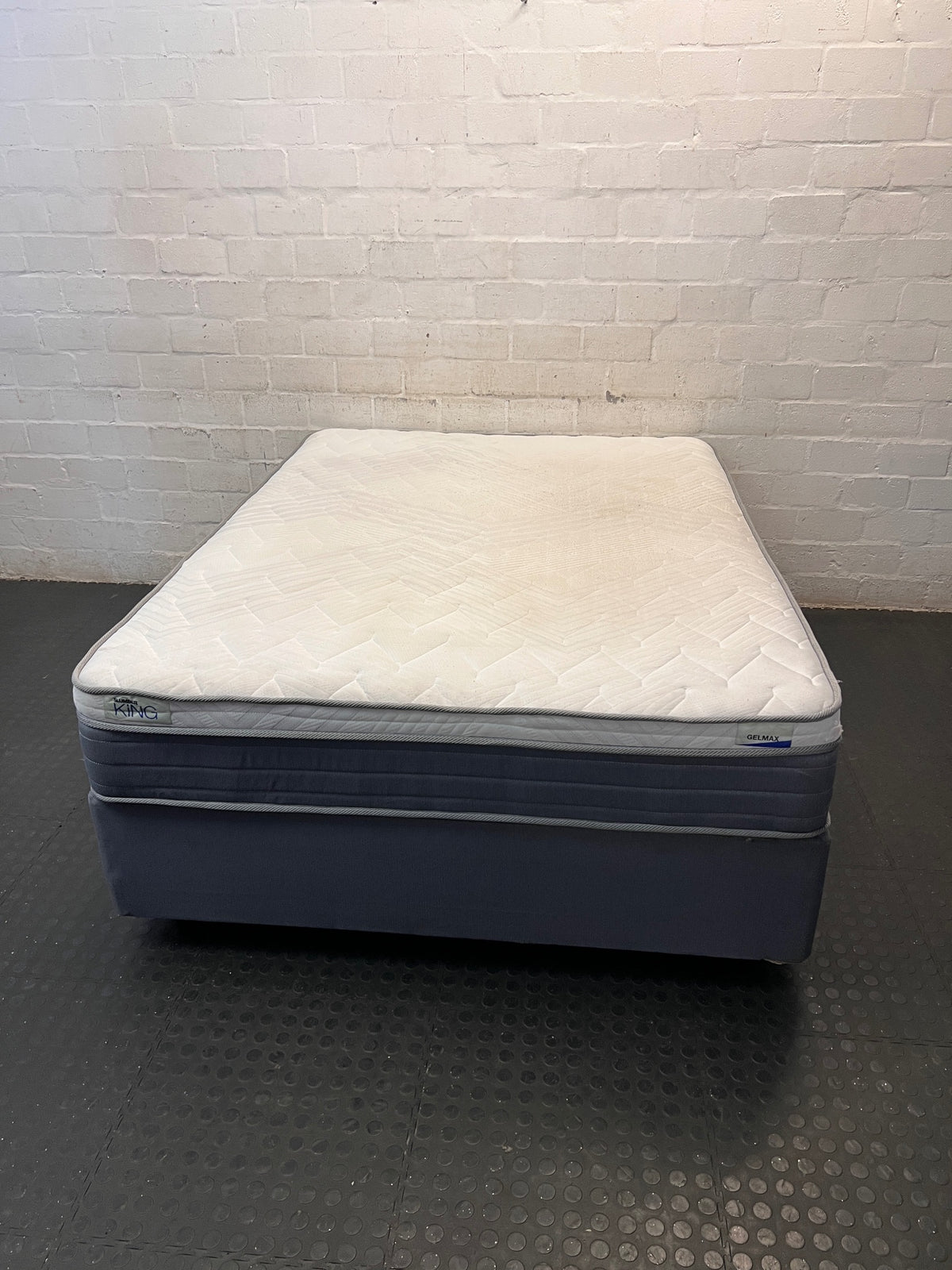 Double Mattress and Base Set – main front view