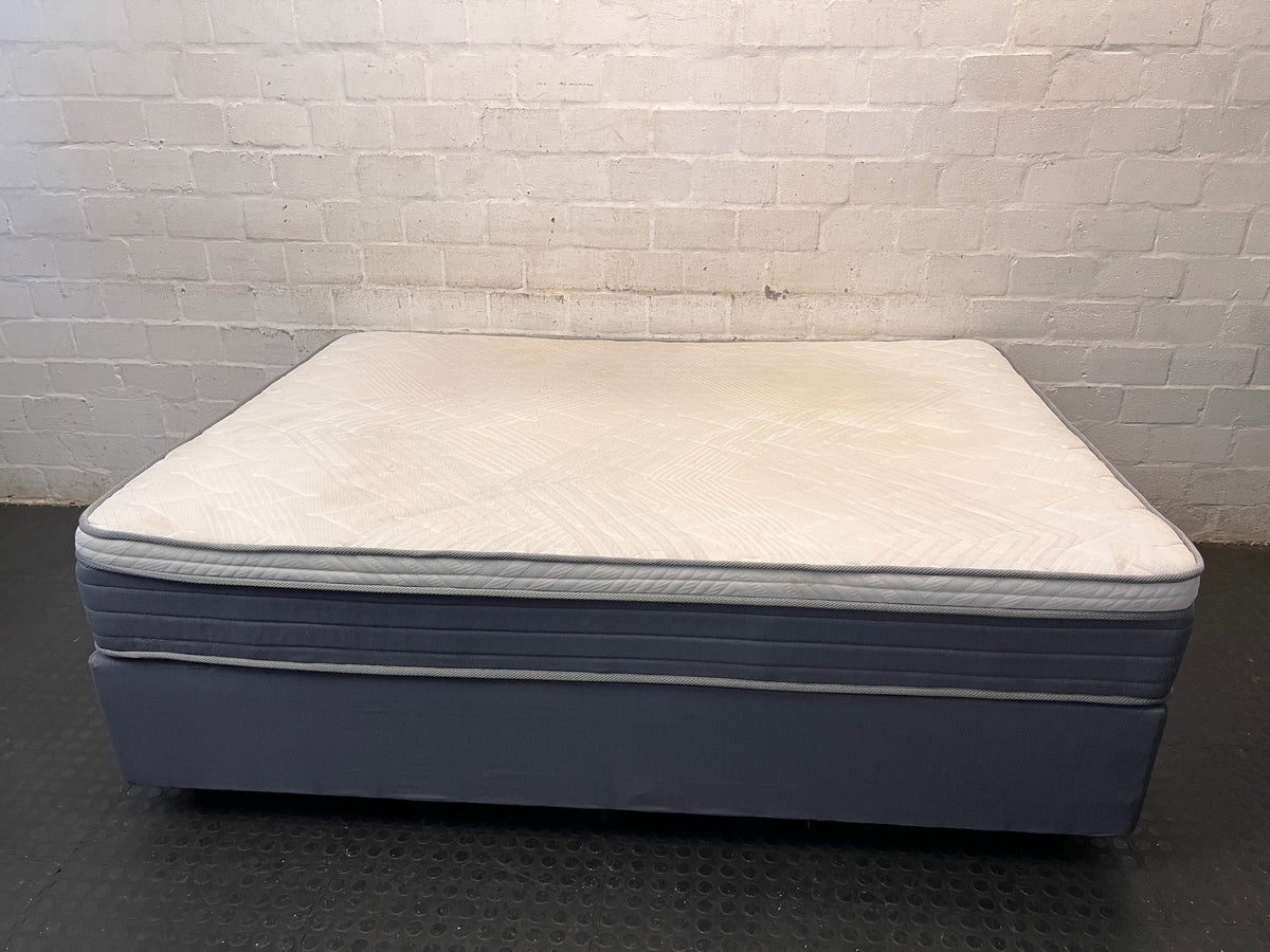 Double Mattress and Base Set – top view