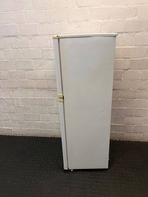 Kelvinator 2 Upright Fridge-Freezer — Working Order with Burnt Out Interior Light – condition detail
