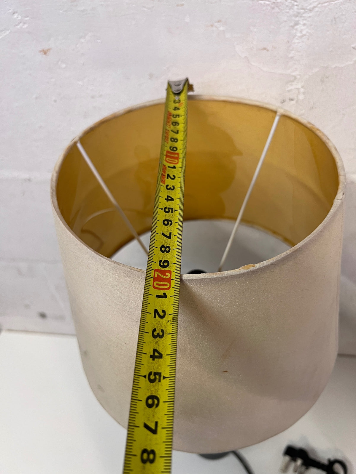 Modern Hourglass Table Lamp with Cream Fabric Shade – width measurement
