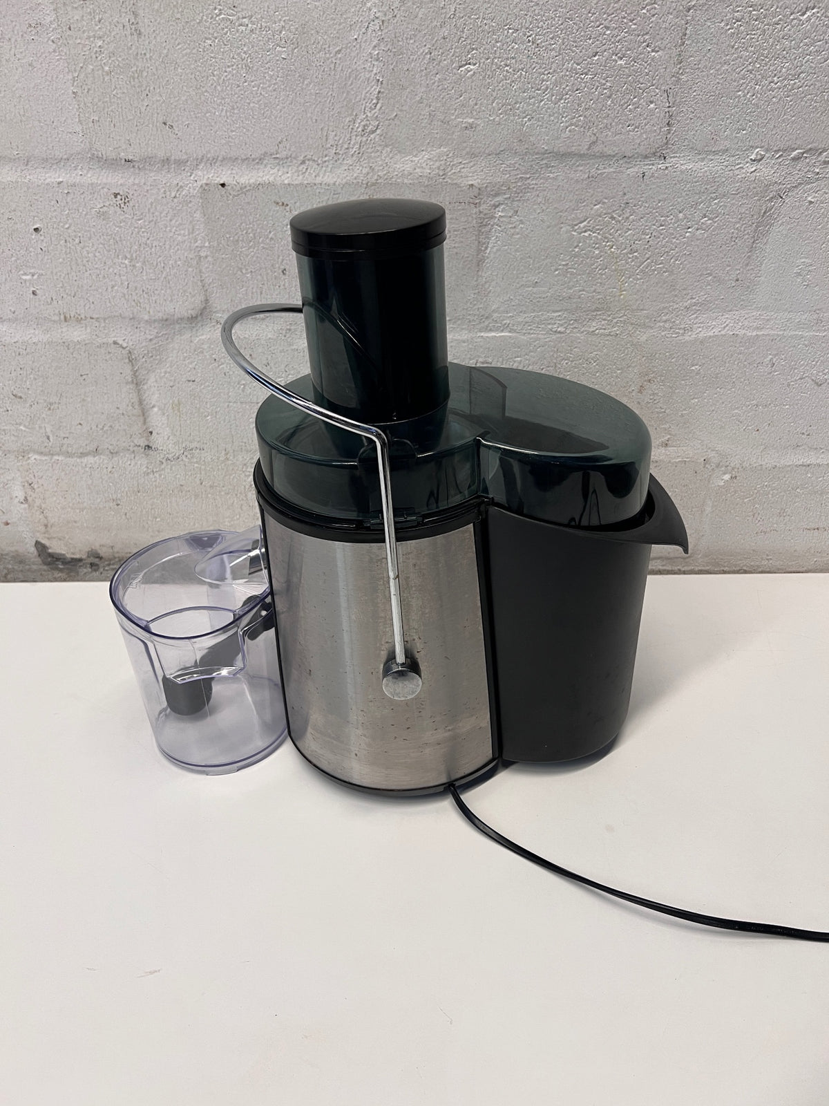 Milex Silver Vegetable and Fruit Juicer – back view