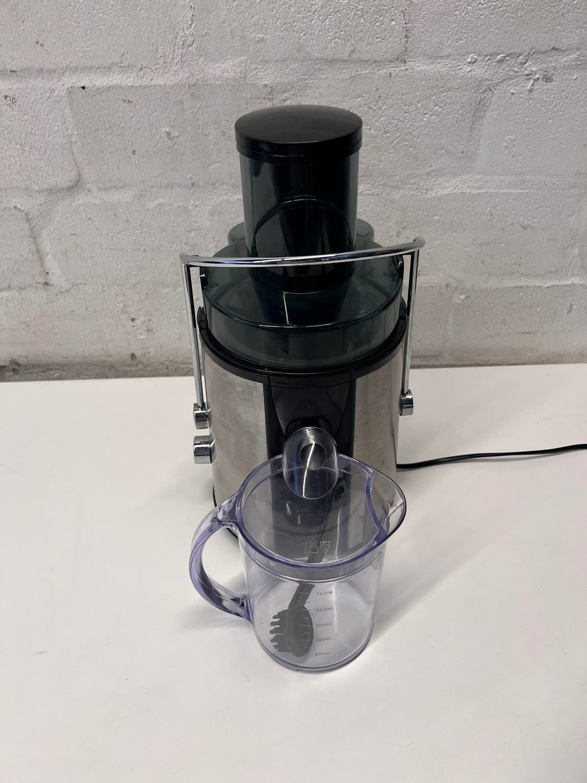 Milex Silver Vegetable and Fruit Juicer – condition detail