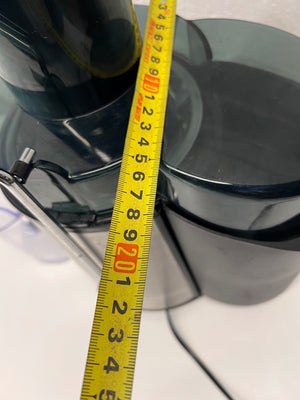 Milex Silver Vegetable and Fruit Juicer – depth measurement