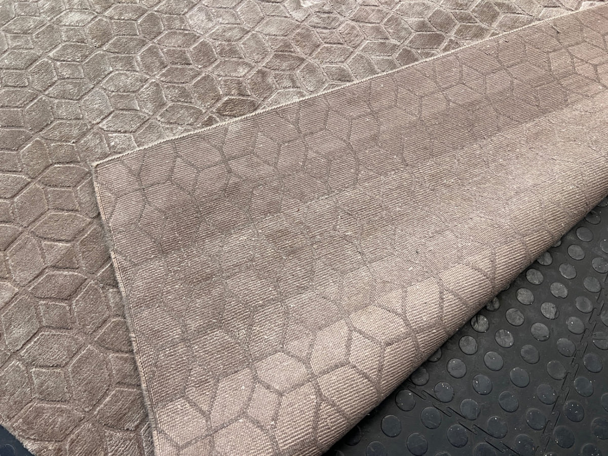 Gonsenhauser Brown Geometric Pattern Area Rug – back view