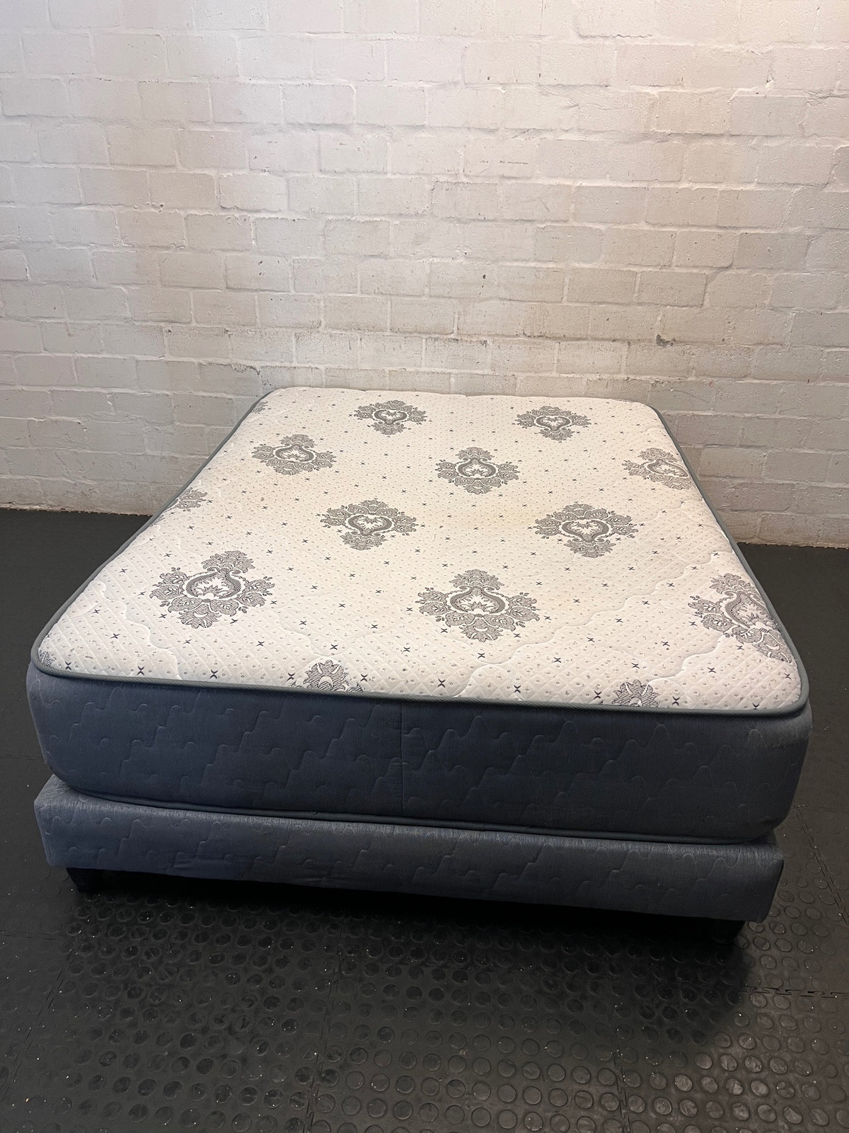Viking Beds Double Mattress and Base Set – condition detail