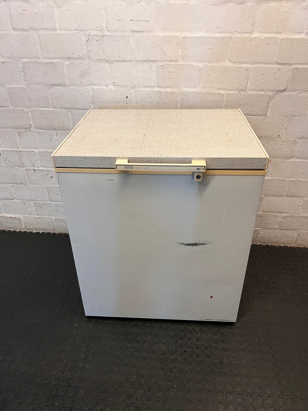 Defy Concept White Chest Freezer with Textured Lid — Good Working Order – main front view