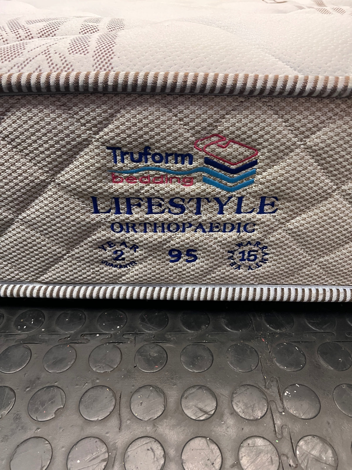 Double Bamboo Fabric Quilted Mattress – condition detail