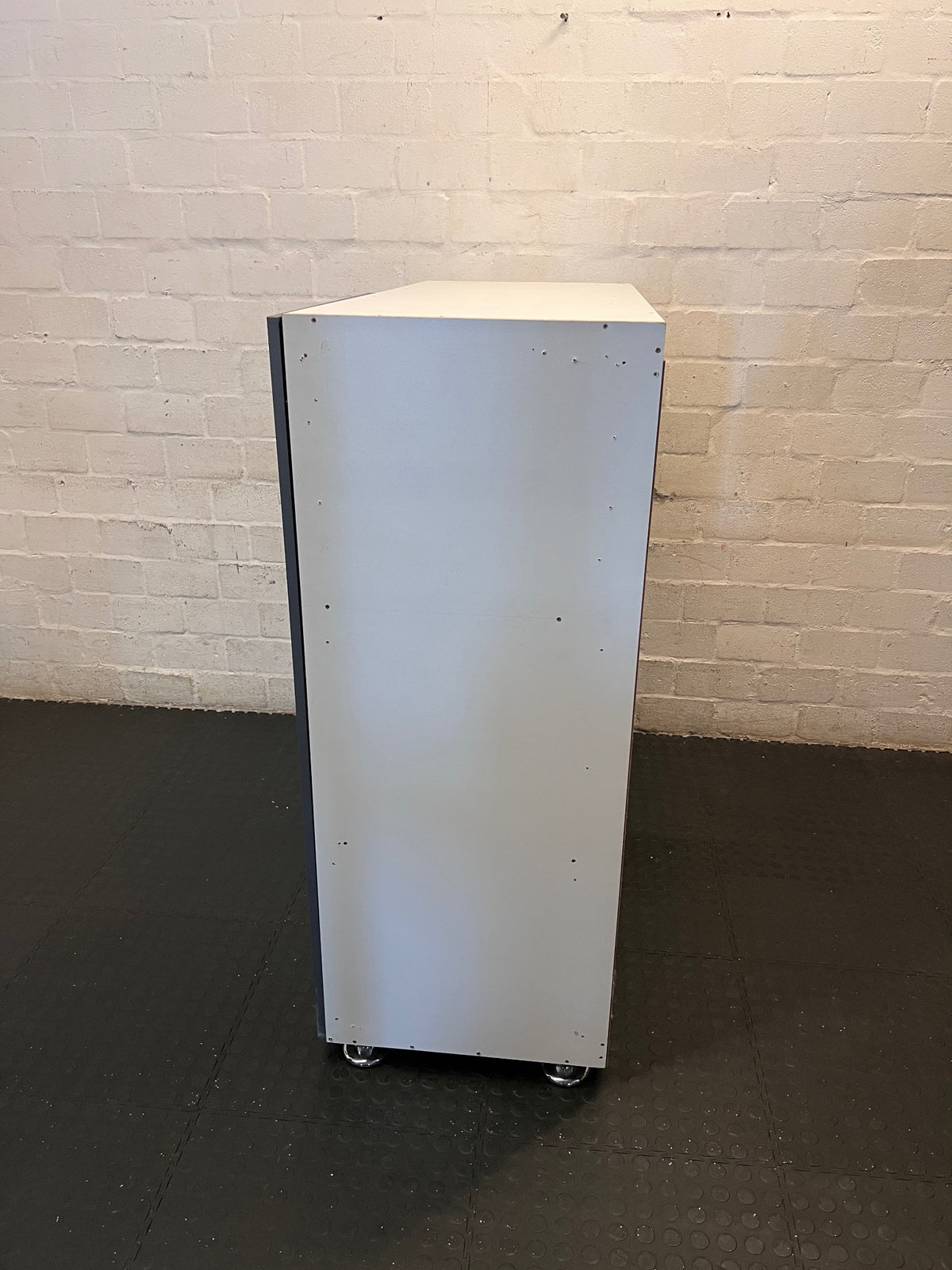 Modern Grey and White Two-Door Office Cupboard – condition detail