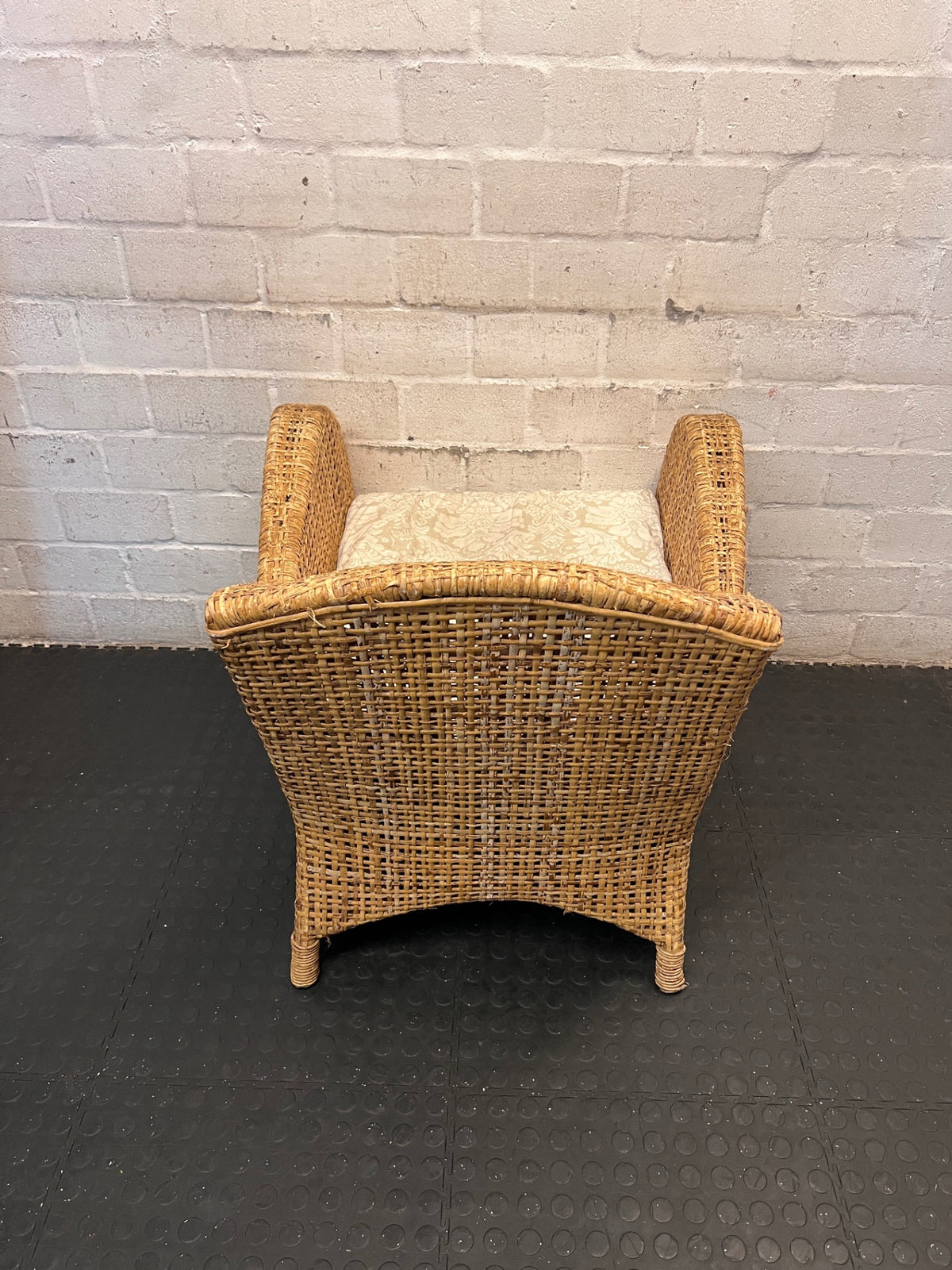 Wicker Armchair with Patterned Cushion – condition detail