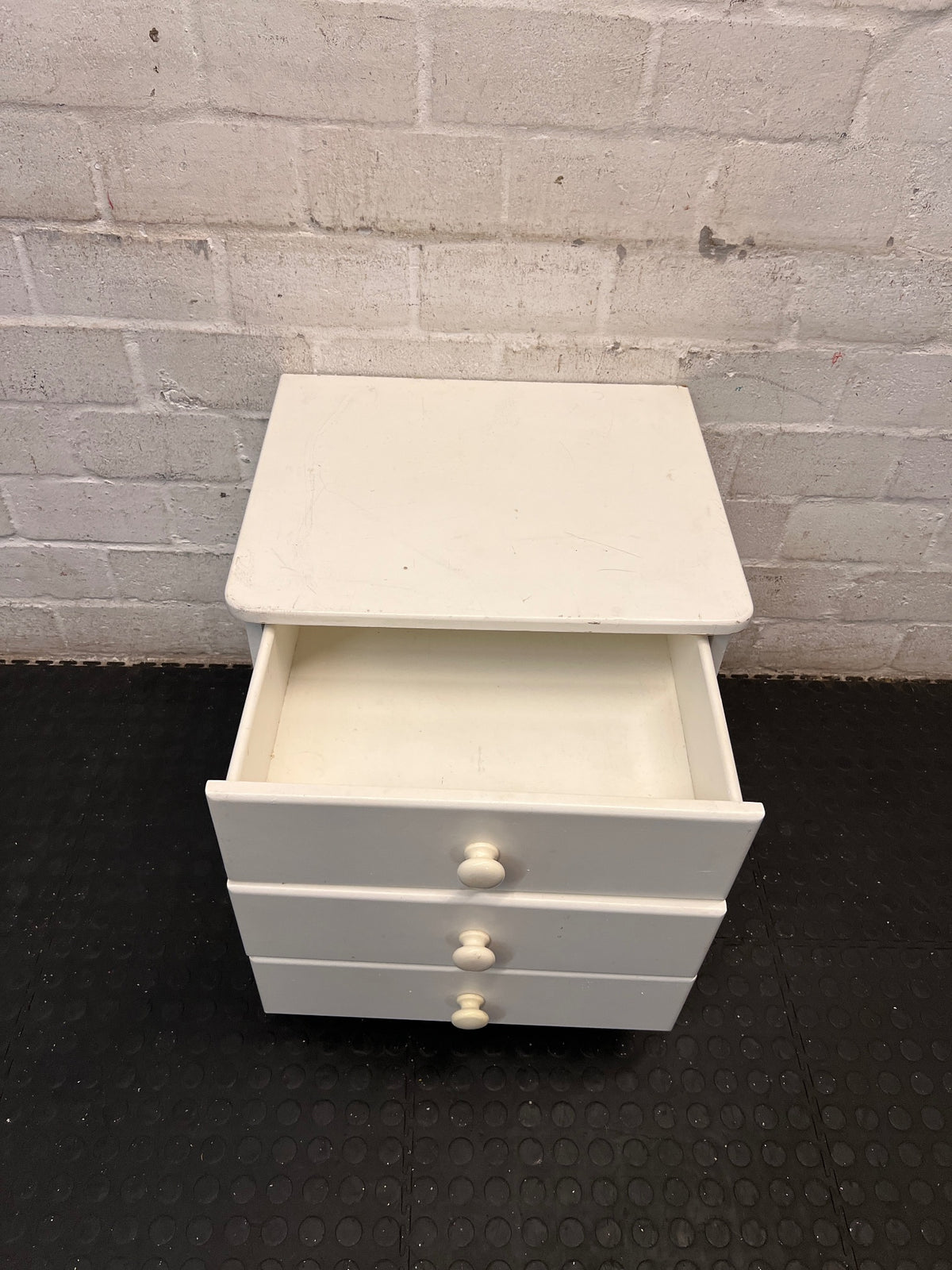White 3-Drawer Storage Pedestal – side view