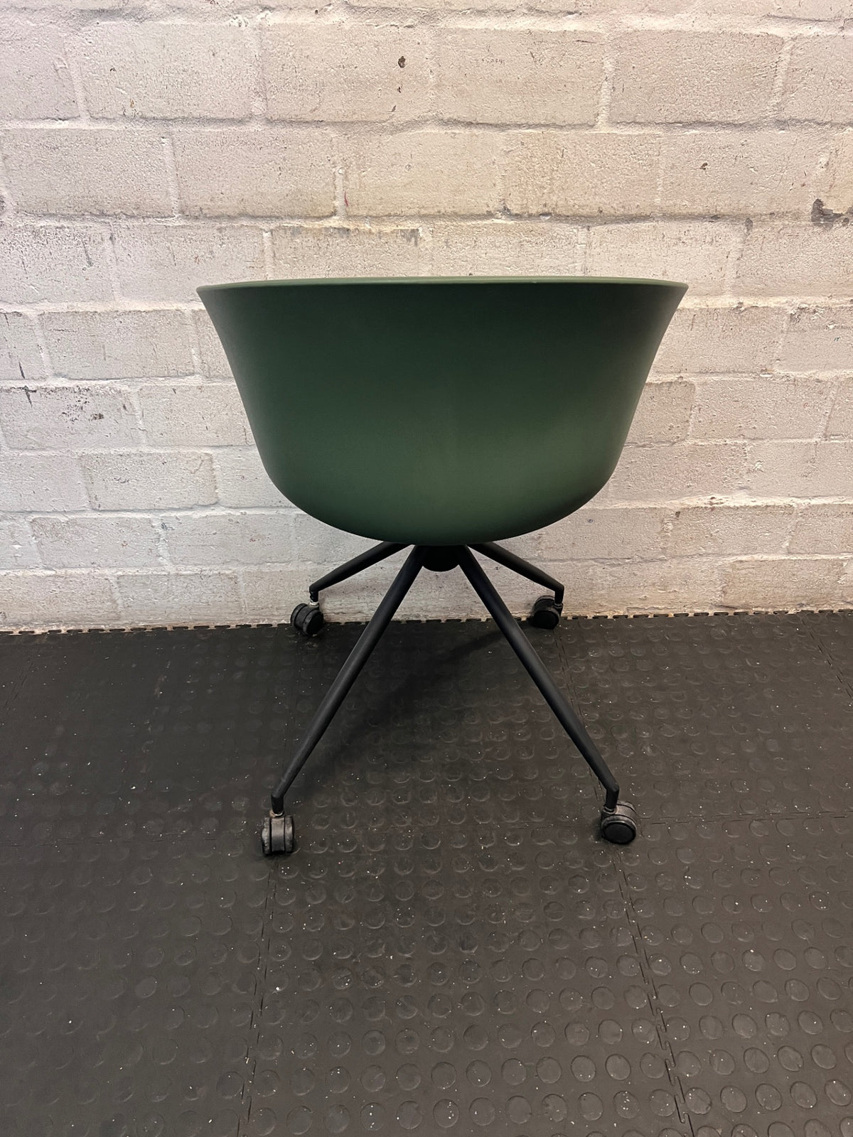 Modern Green Moulded Office Chair with Castors – condition detail